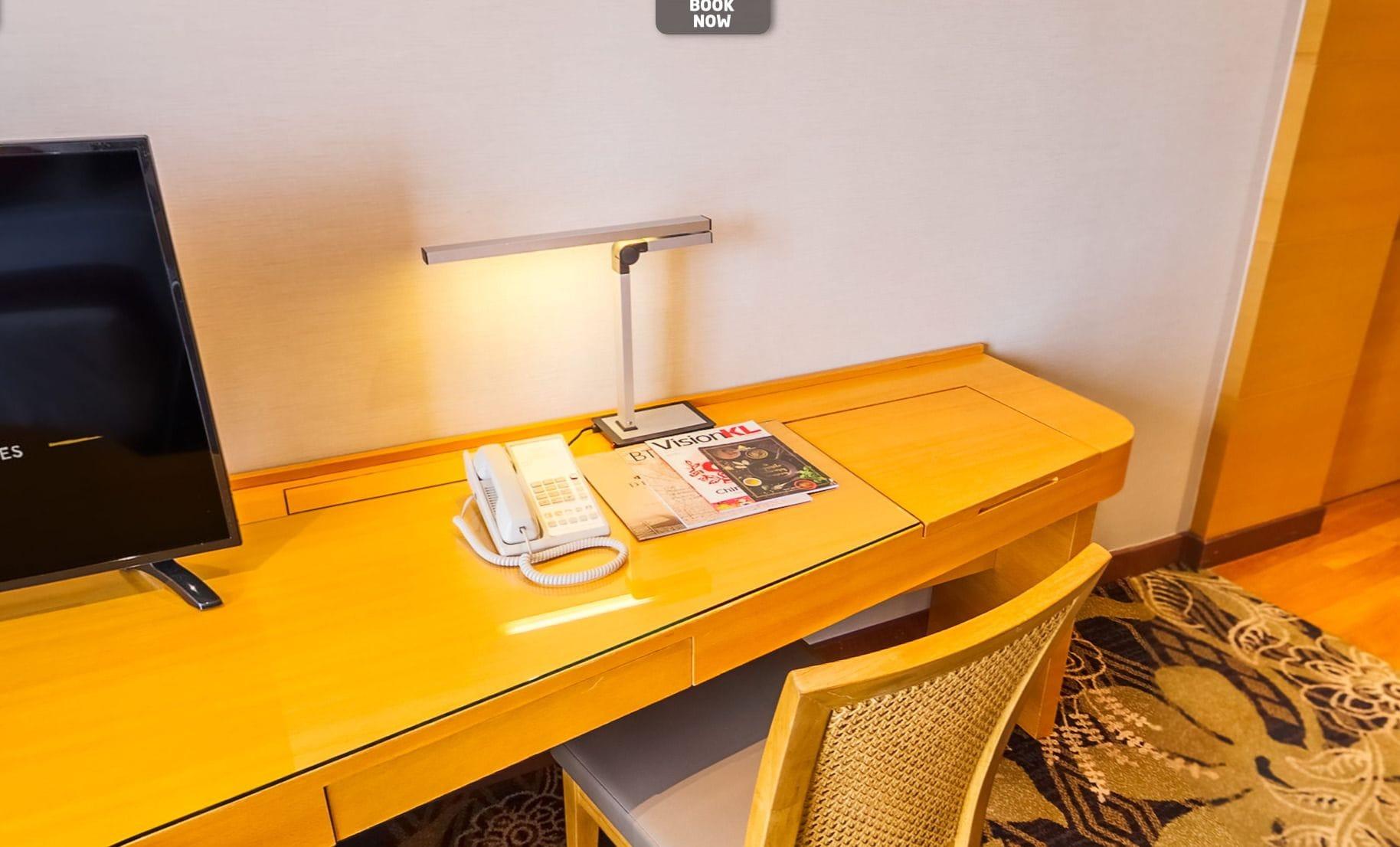 St Giles Gardens Hotel Kuala Lumpur Extérieur photo A desk lamp