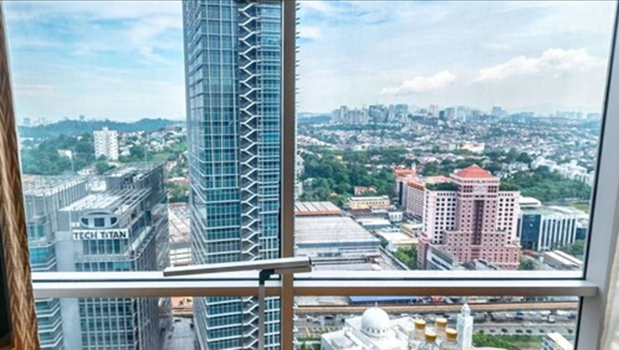 St Giles Gardens Hotel Kuala Lumpur Extérieur photo View from the 36th floor of the tower