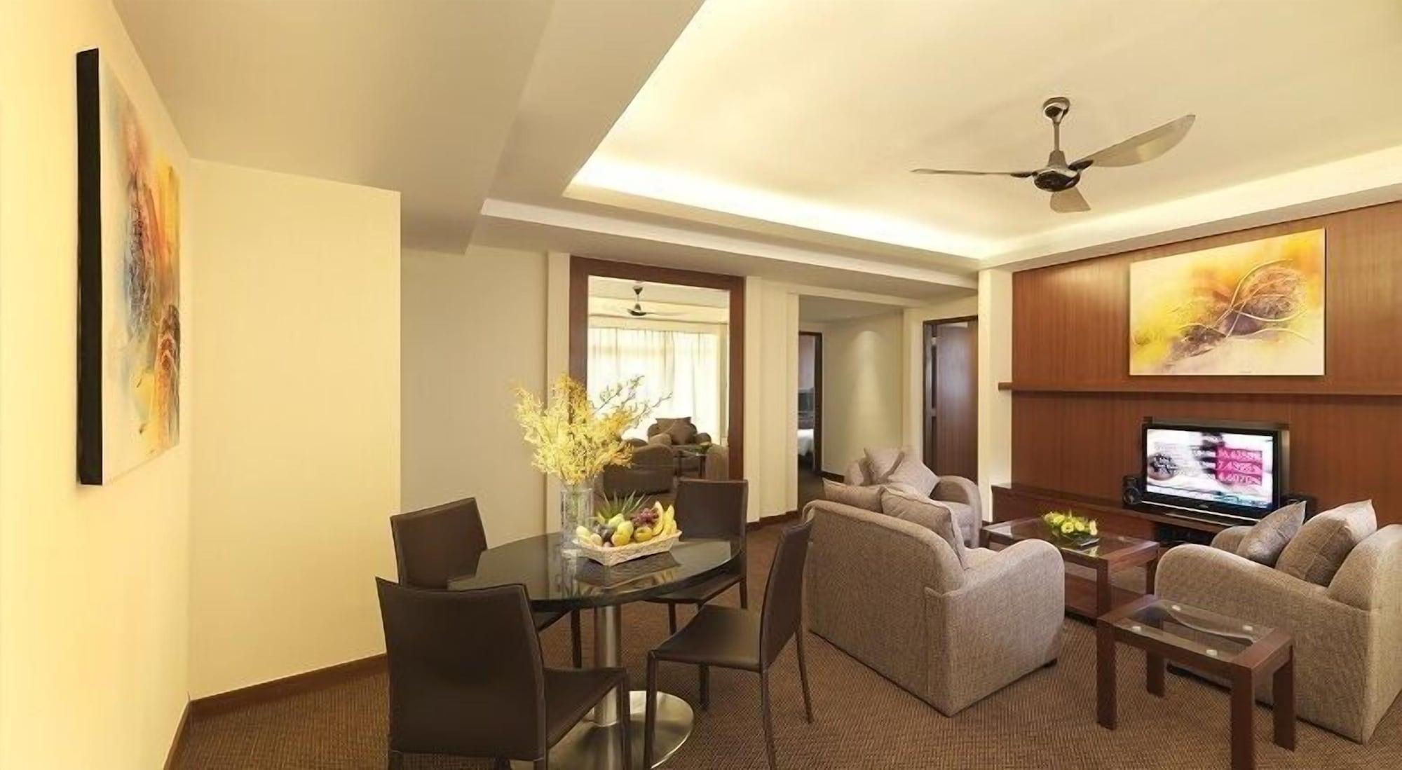 St Giles Gardens Hotel Kuala Lumpur Extérieur photo A typical suite at the hotel