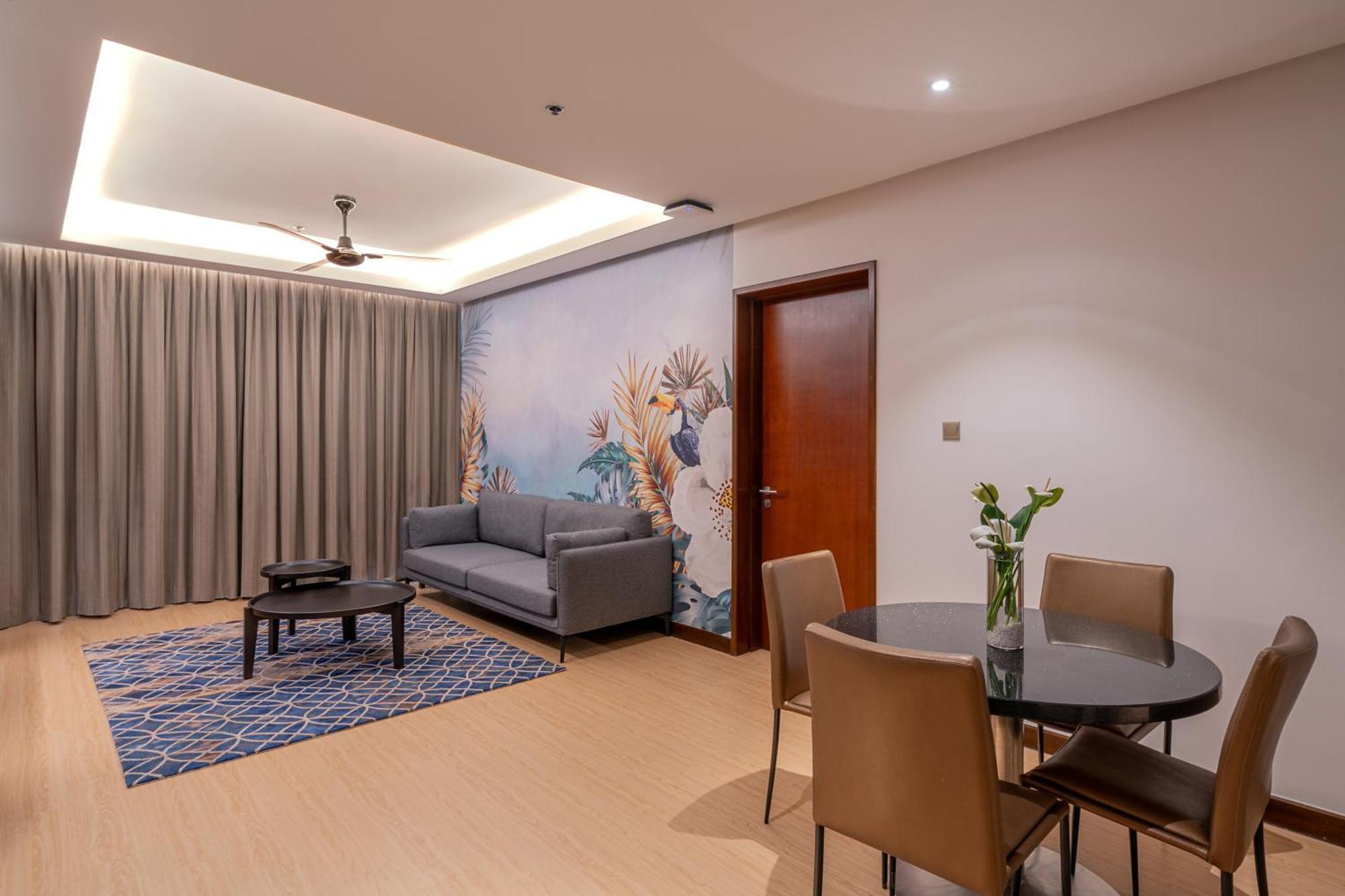St Giles Gardens Hotel Kuala Lumpur Extérieur photo A living room in a condominium